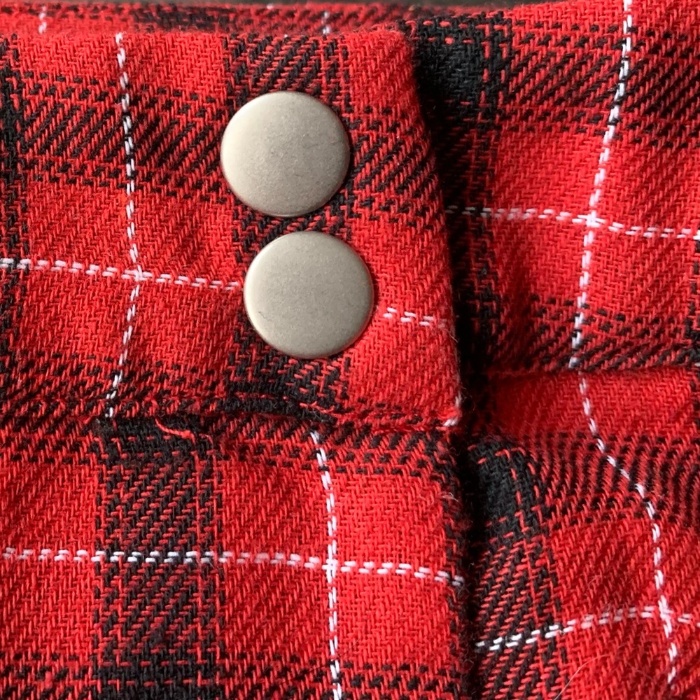 Red plaid skirt - Picture 5 of 11